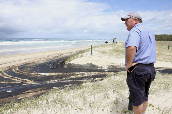 Oil Spill in Queensland: Oil Spill in Queensland, Australia