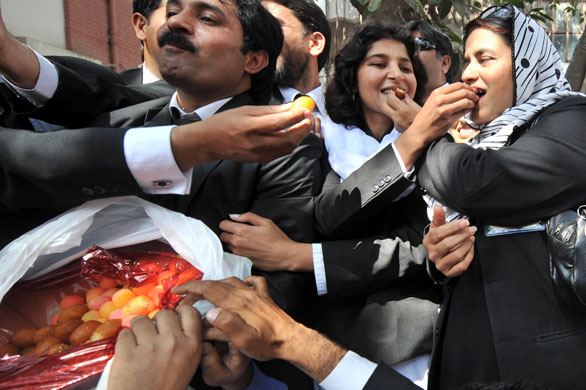 Pakistan celebrations: Pakistan Chief Justice Iftikhar Muhammad Chaudhry reinstated