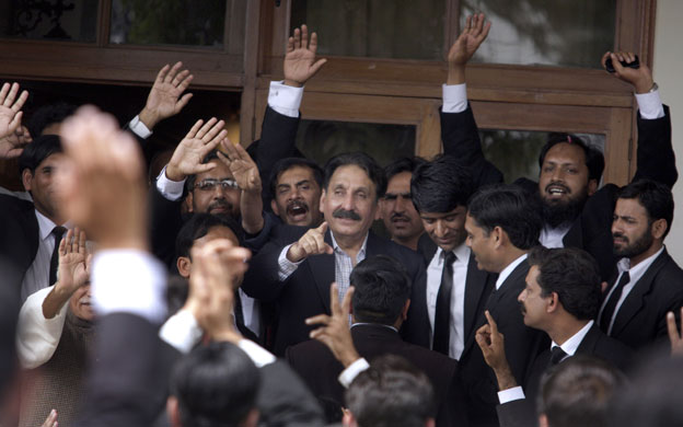 Pakistan celebrations: Pakistan Chief Justice Iftikhar Muhammad Chaudhry restored