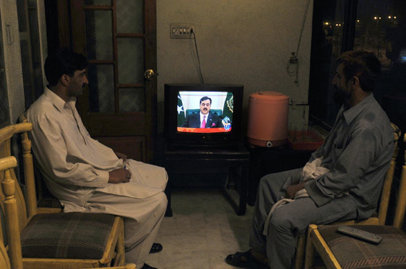 Pakistan celebrations: Pakistan Chief Justice Iftikhar Muhammad Chaudhry restored