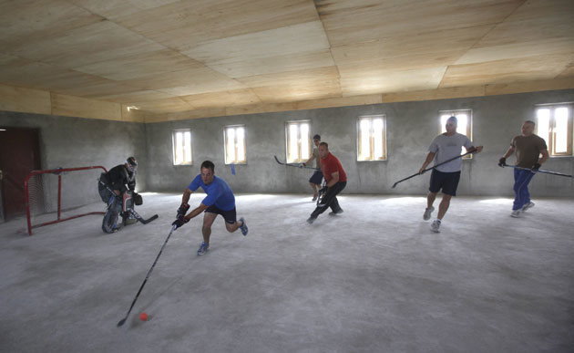 Hockey: Canadian soldiers