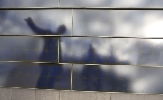 Age of stupid: Film premiere: Solar panel for Solar cinema