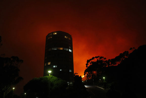 fire on Table  Mountain: bush fire on table mountain 