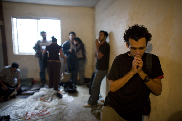 24 hours in pictures : Immigrants held hostage are freed in Mexico