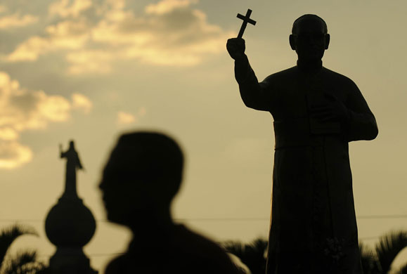 24 hours: anniversary of the assasination of Archbishop Romero in San Salvador