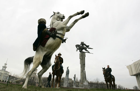 24 hours: Anniversary of 2005 revolution in Kyrgyzstan 