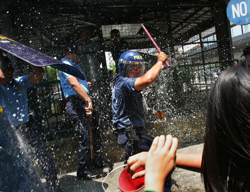 24 hours: Anti Us protest in Manila, Philippines