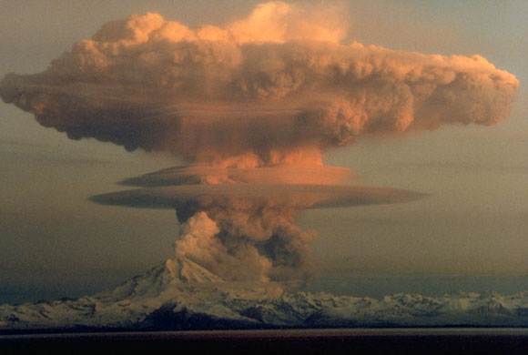 Mount Redoubt: Volcano unrest, Alaska, US, 1990
