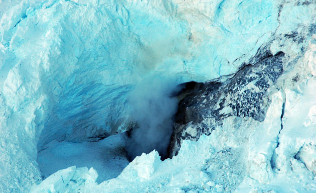 Mount Redoubt: Volcano unrest, Alaska, US