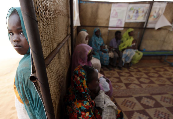 27 March 2009: Al-Fasher, Sudan: Displaced women seek medical treatment