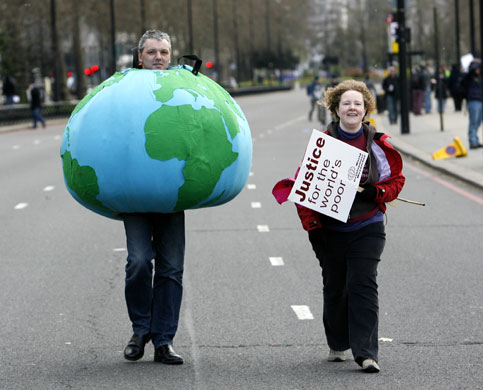 g20 night: Anti-G20 demonstrators