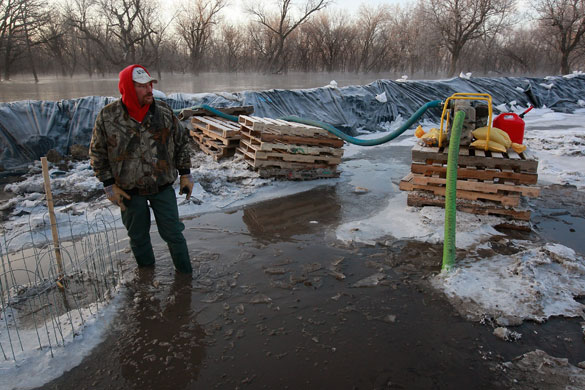 Red River floods: North Dakota's Red River Valley Prepares For Flooding