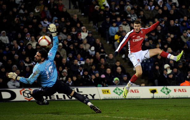 Premier League: Nicklas Bendtner gets his second and Arsenal's third