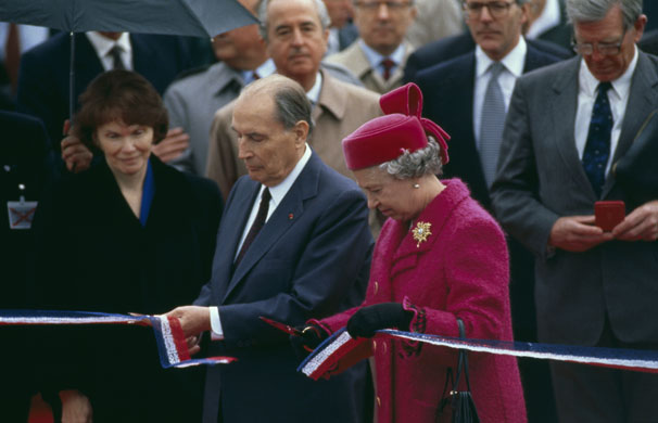 Eurotunnel : opening of the channel tunnel in 1994 