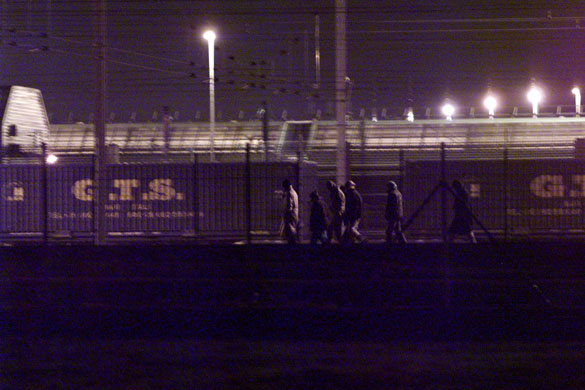 Eurotunnel : Would-be immigrants attempting to  stow away on Eutotunnel  trains