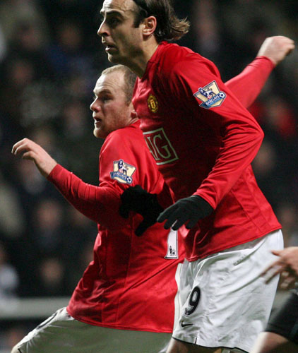 Prem League Wed: Rooney and Berbatov watch and wait