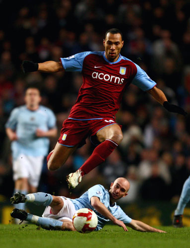 Prem League Wed: John Carew hurdles a challenge by Stephen Ireland