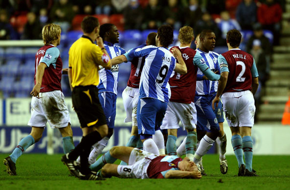 Prem League Wed: Handbags at the JJB