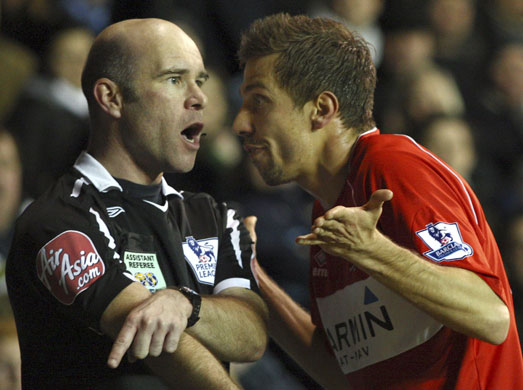 Prem League Wed: Gary O'Neil gets in the face of the linesman