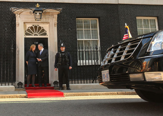 Obama goes to downing st: President Obama arrives at Downing Street to meet Gordon Brown