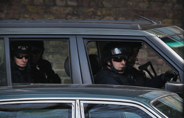 Obama goes to downing st: Security for President Obama  