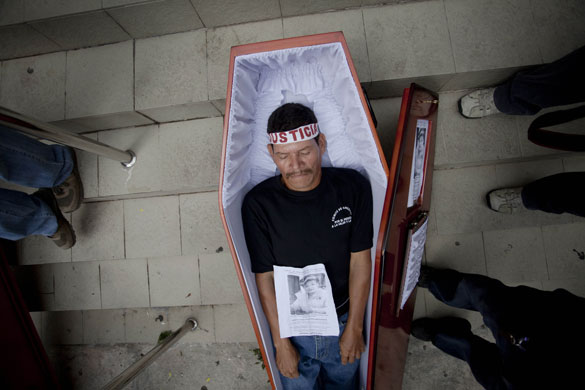 1 April 2009: Panama: A protest outside the Supreme Court