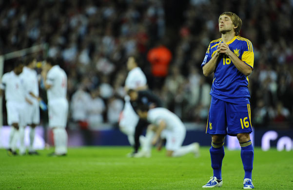 England v Ukraine: Yarmash prays at kick off