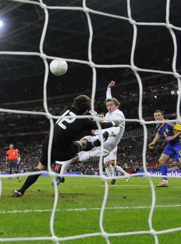 England v Ukraine: Crouch scores