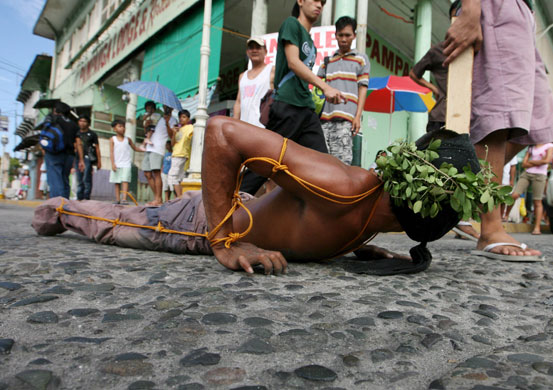 Philippines Crucifiction: Jesus crucifixion re-enactment in Pampanga province of northern Philippines