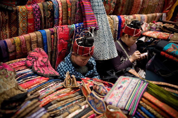 24 hours in pictures: Panjiayuan Antique Market Of Beijing