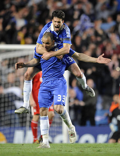 Chelsea v Liverpool: Ballack and Alex