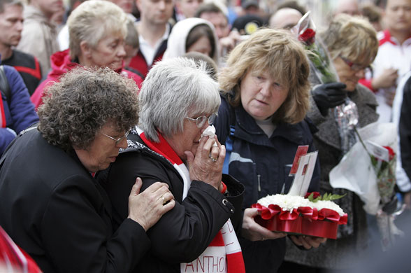 Hillsborough anniversary: People affected by the Hillsborough stadium tragedy pay their respects