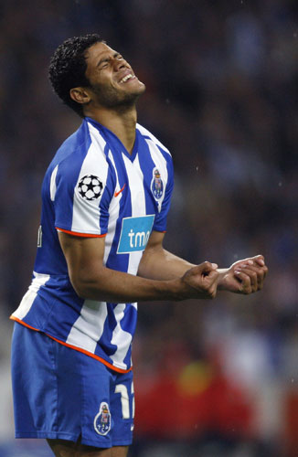 Porto v Manchester United: Porto's Hulk gestures