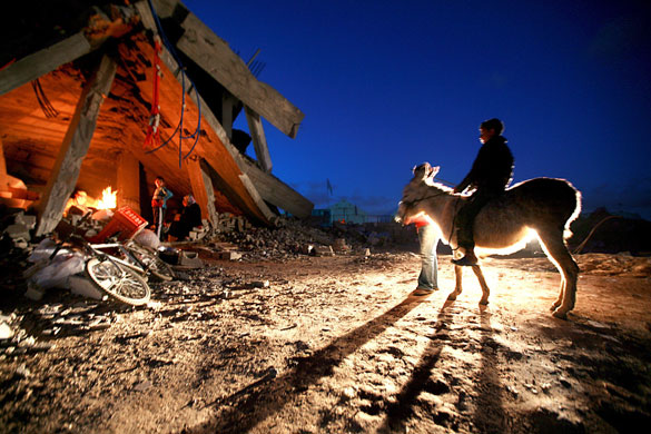 24 hours in pictures : Daily life at Jabalia refugee camp