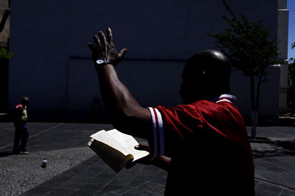 24 hours in pictures : Homeless American in Juarez, Mexico 