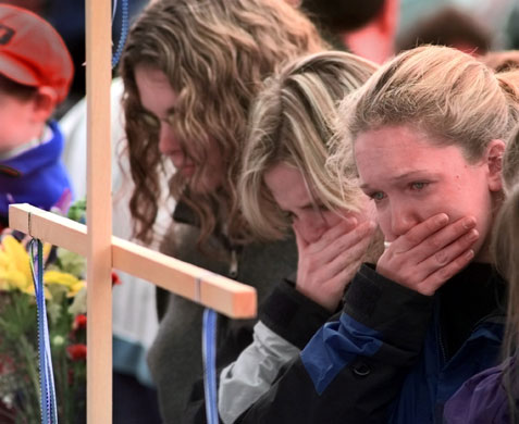 Columbine shootings: Students Darcy Craig, Molly Byrne and Emily Dubin pay their respects