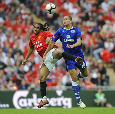 Everton v Man United: Anderson and Rodwell