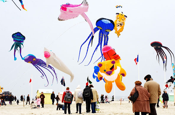 24 hours in pictures: France International Kite Festival