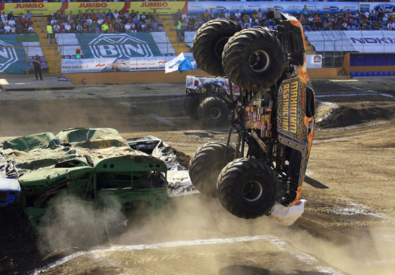 24sport: Kreg Christensen jumps his monster truck Maximum at Monster Jam