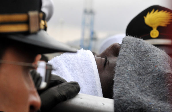 24 hours in pictures : Rescued african migrant in Sicily 