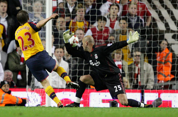 Liverpool v Arsenal: Arshavin fourth goal