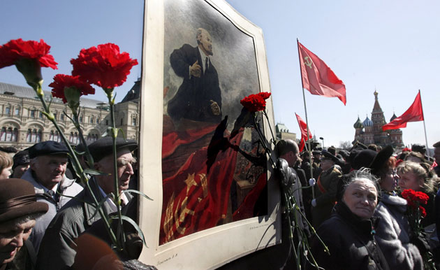 24 hours in pictures: Communists celebrate Lenin's birthday