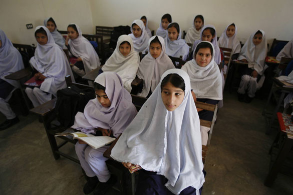Swat valley : Girls attend school in the taliban controlled Swat valley in Pakistan 