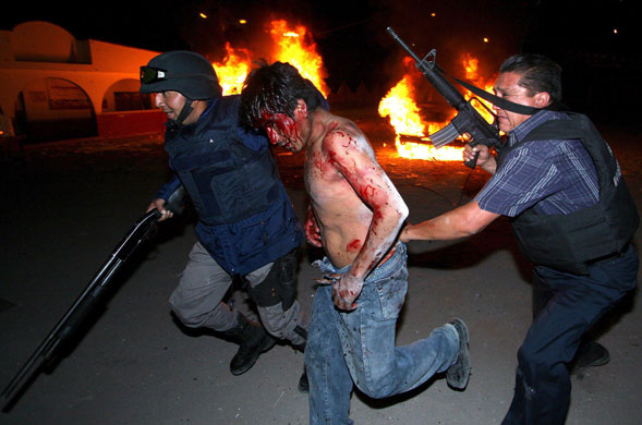 24 hours in pictures: Clashes between police and inhabitants in San Andres Azumiatla, Mexico