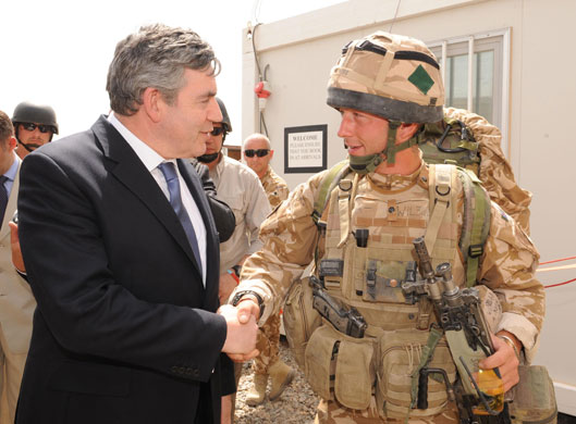 Gordon Brown Afghanistan: Gordon Brown meets Private Leon Wilson in Afghanistan