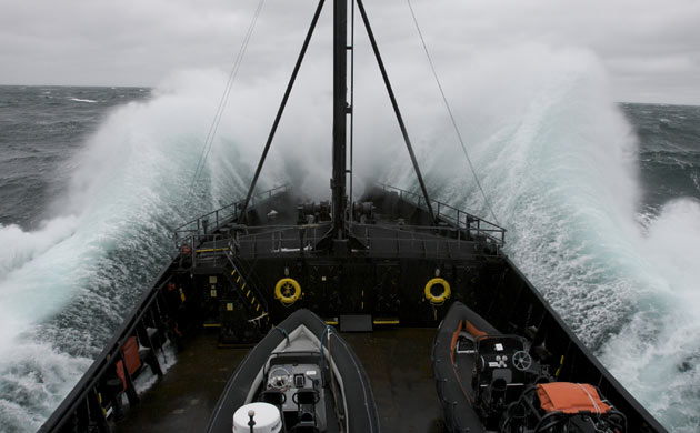Steve Irwin navigates through swells in Antarctica 