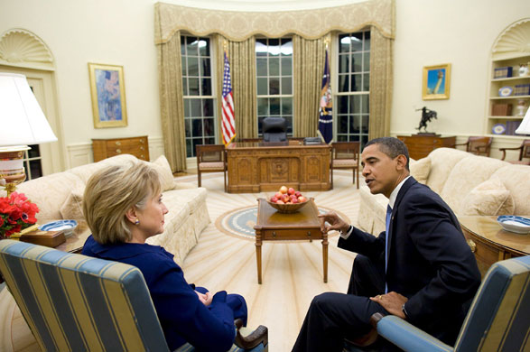 obama 100 days : Barack Obama with Secretary of State Hillary Clinton after she was sworn in