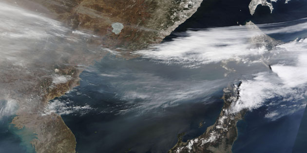 Satellite Eye: A thick band of haze blew over the Sea of Japan