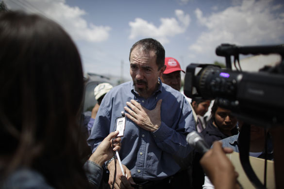 Swine flu La Gloria: Victor Calderon speaks to the press about a child who survived swine flu