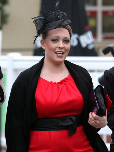 Ladies day at Aintree: Ladies day at Aintree 2009
